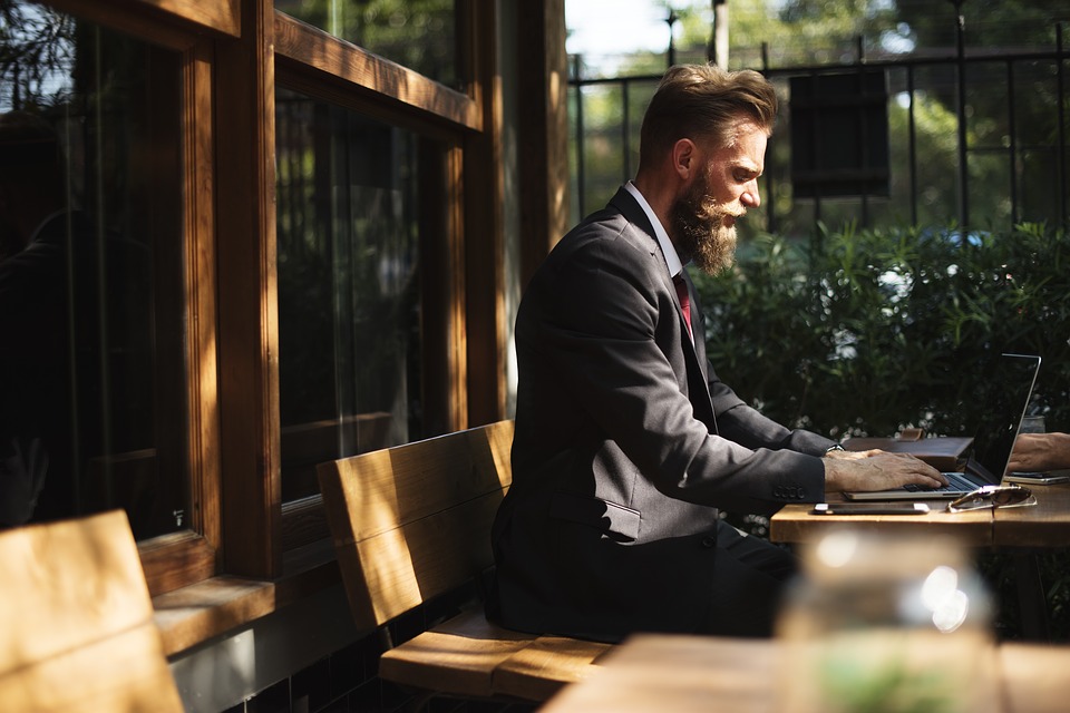 beard business business people cafe - Forex trading tips - 15 Things You Need To Know Before Trading