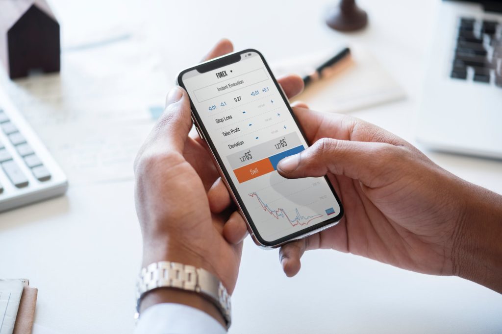 person holding silver iphone x turned o 1024x682 - Forex trading tips - 15 Things You Need To Know Before Trading